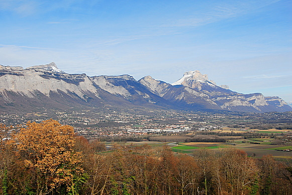 La dent de Crolles vue de Grenoble.JPG